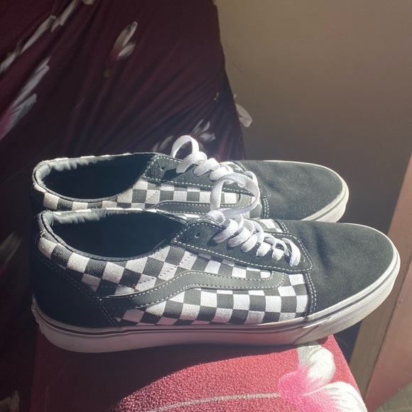 Men’s Vans Shoes - Picture 2 of 4